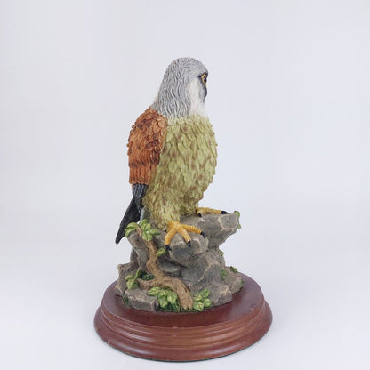 Leonardo Collection Kestrel Figurine 1994 Hand-Painted Resin Bird Statue