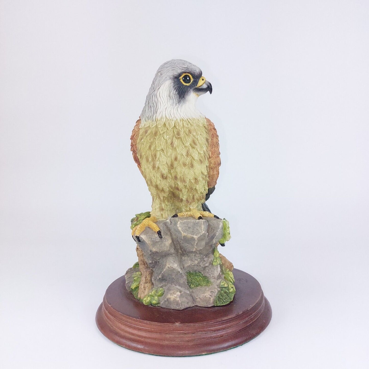 Leonardo Collection Kestrel Figurine 1994 Hand-Painted Resin Bird Statue