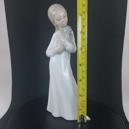 Zaphir Girl Figurine Holding Dove - Porcelain Spain- Collectible 19 cm