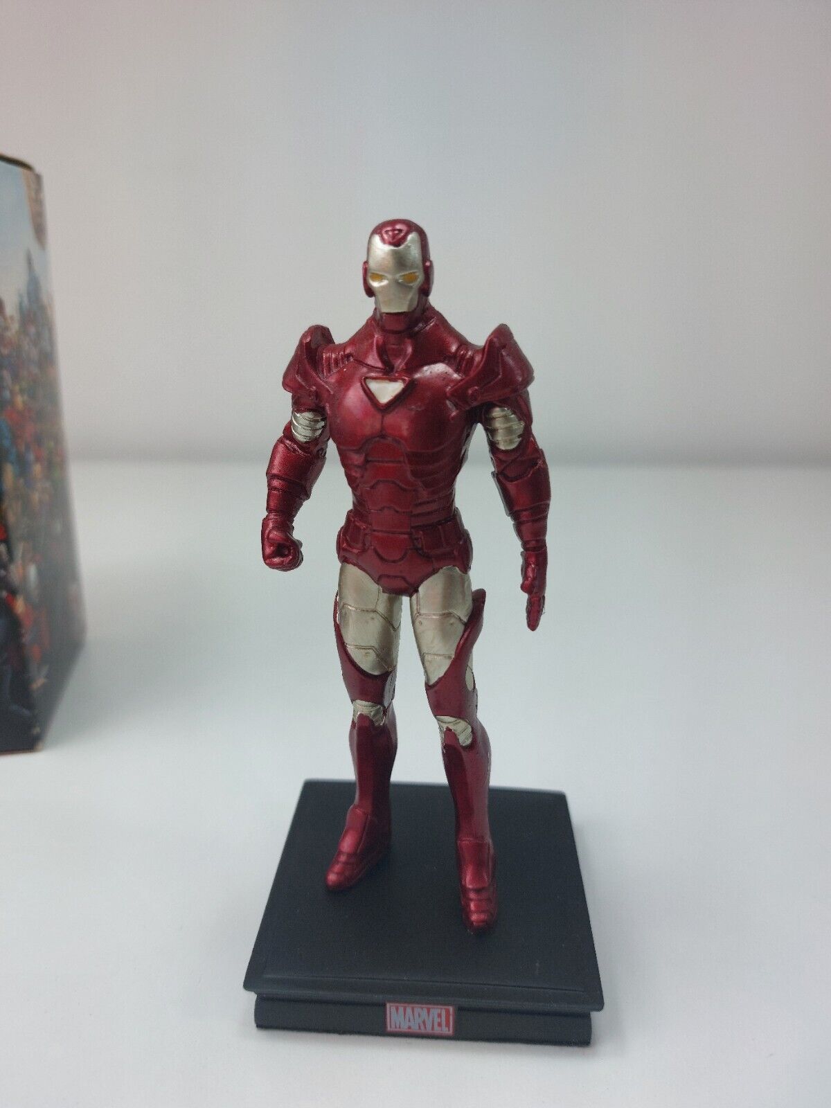 Marvel Iron Man Collectible Figurine 2017 Red Armor Display Base Good Condition