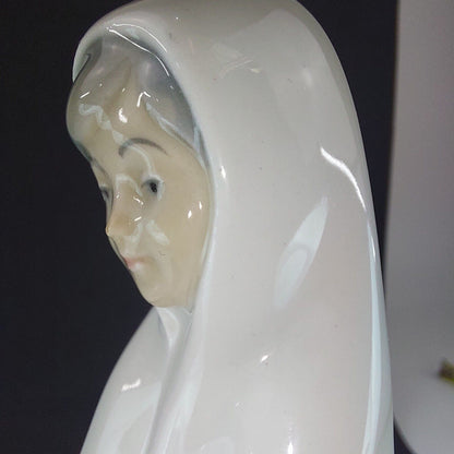 Miquel Requena Nun Figurine Pristine White Porcelain -6.5" -Collectible -damaged