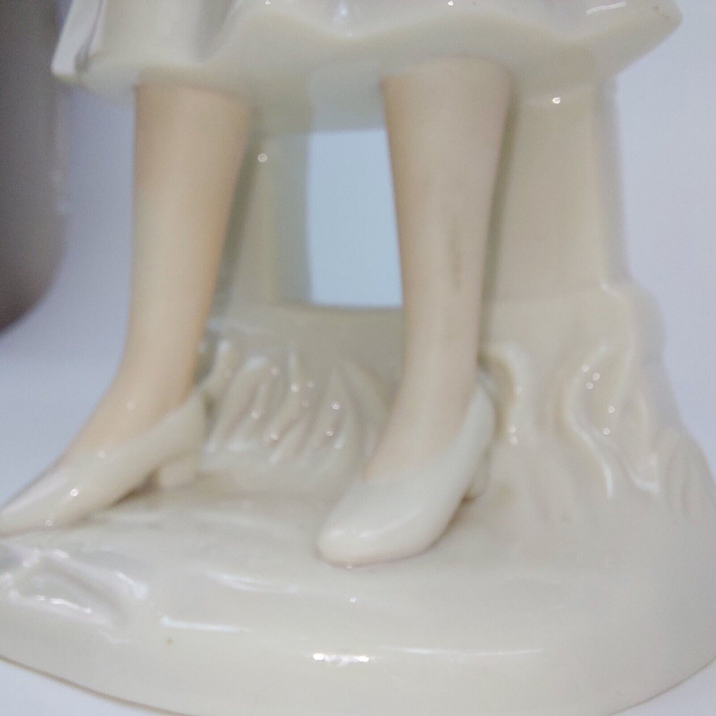 The Regal Collection 'Natalie' Porcelain Figurine  (P121) - 10"