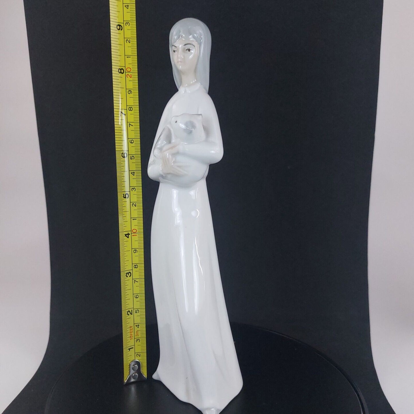 Miquel Requena Porcelain Figurine "Maria" with Lamb - Cuart de Poblet, Valencia