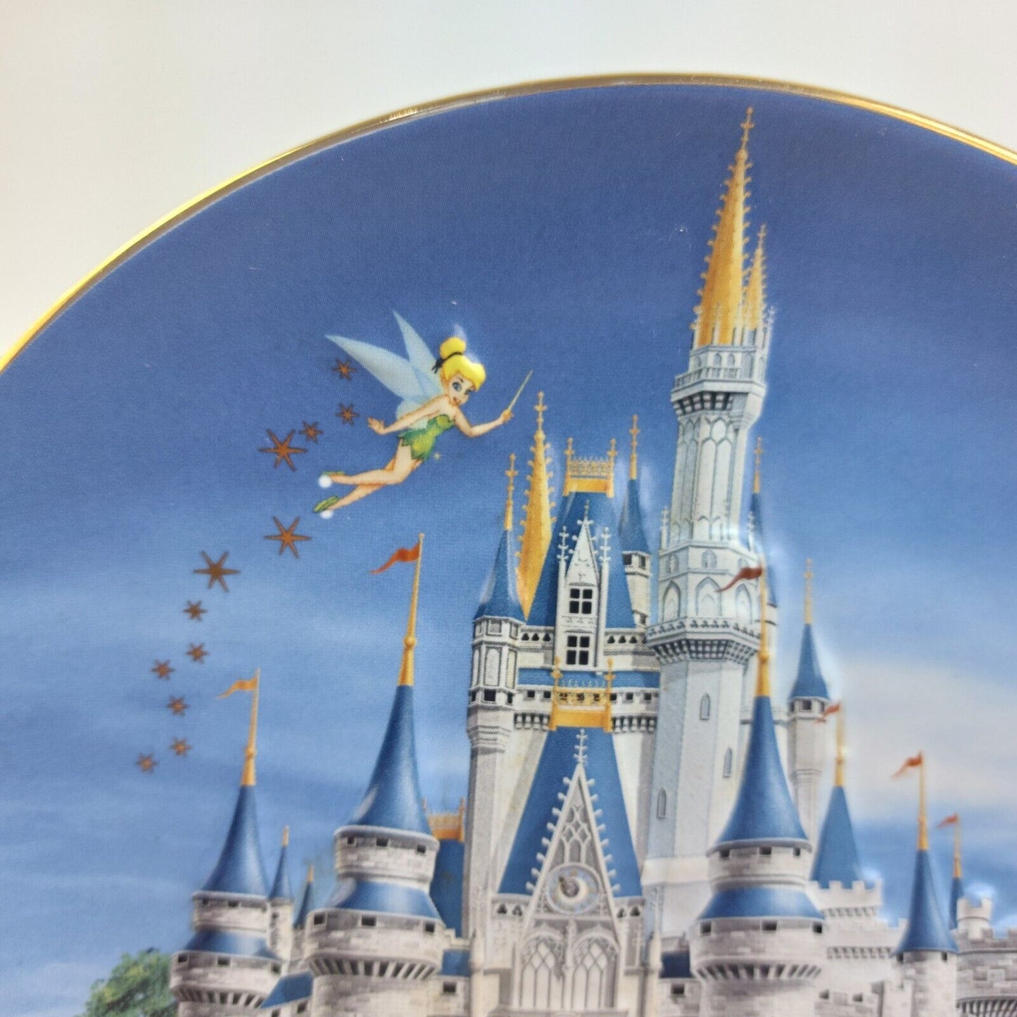 Walt Disney World Cinderella Castle 3D Collectible 9" Decorative Plate