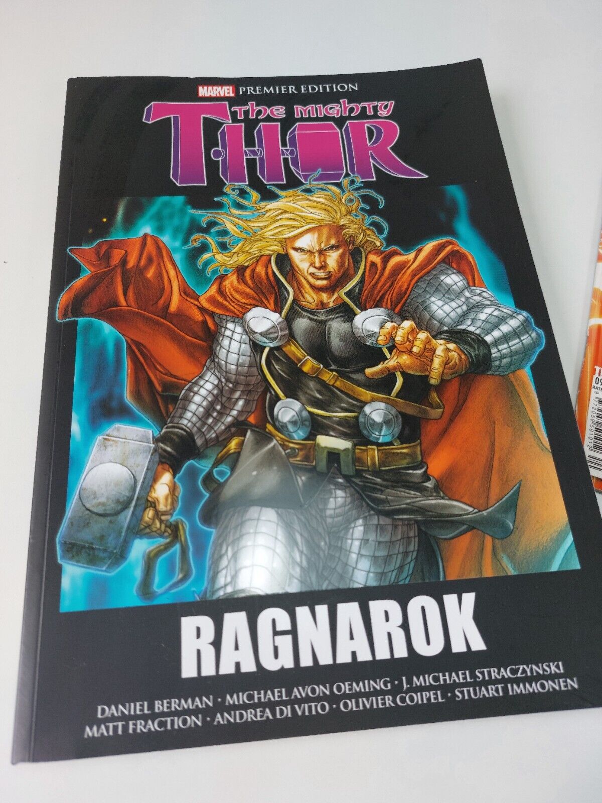 Marvel "The Mighty Thor Ragnarok" Premier Edition & 2 "The Flash Rebirth" Comics