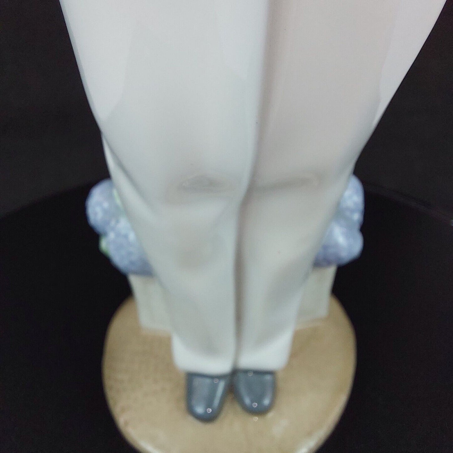 Lladró NAO Porcelain Figurine - Time to Pray Church Boy 1st Communion 8.66"