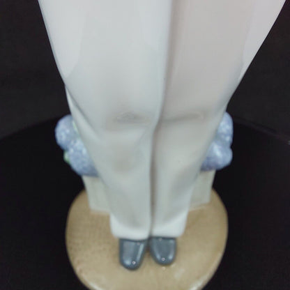 Lladró NAO Porcelain Figurine - Time to Pray Church Boy 1st Communion 8.66"