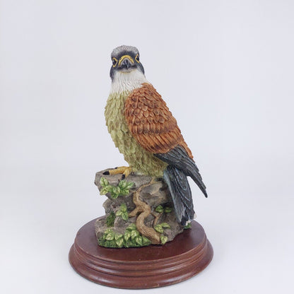 Leonardo Collection Kestrel Figurine 1994 Hand-Painted Resin Bird Statue