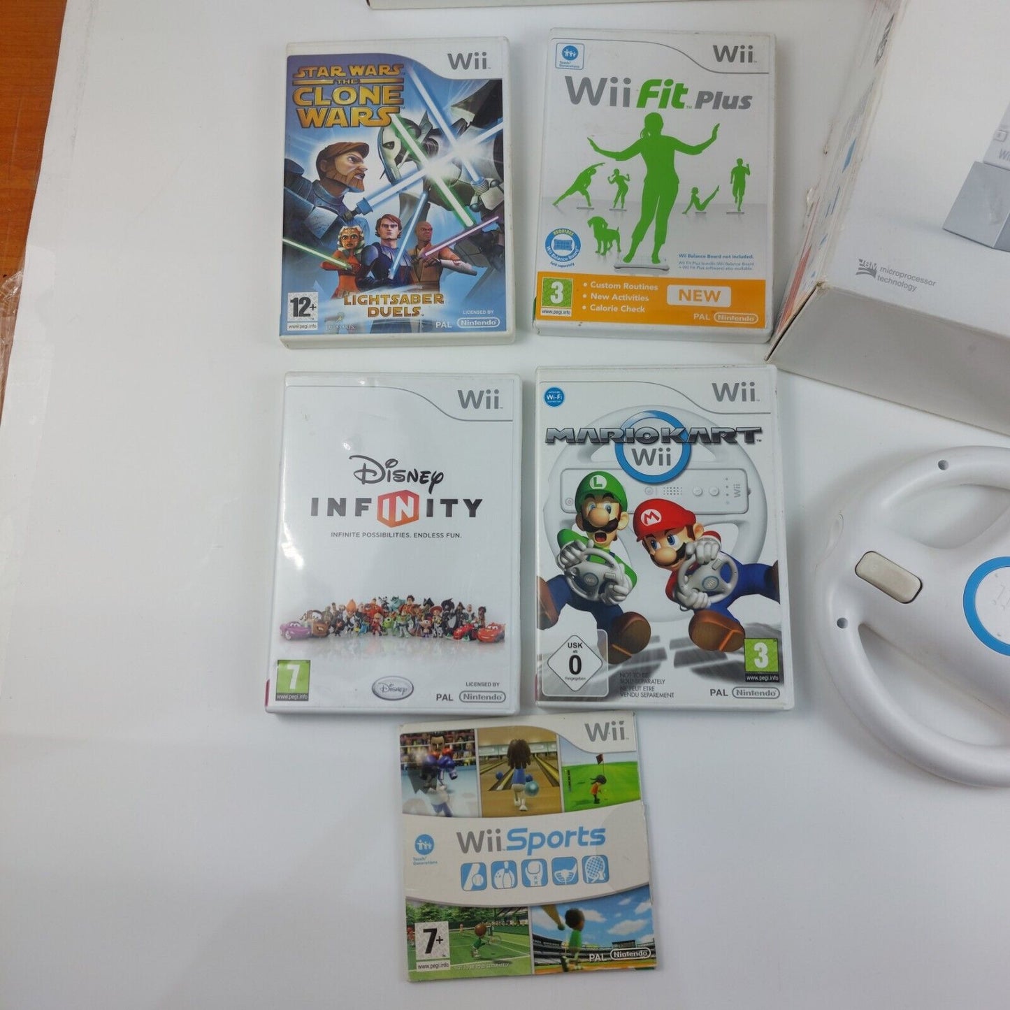 Boxed Nintendo Wii Console With Wii fit Board & Games & Accesories Mario Bundle