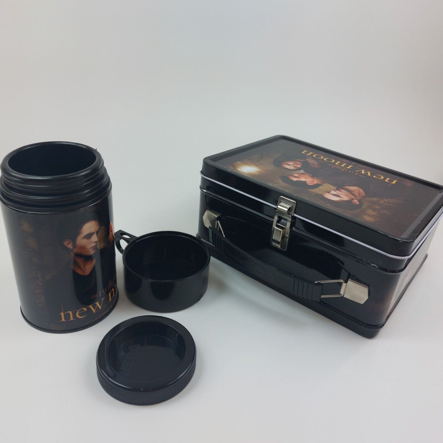 Twilight Saga New Moon Metal Lunch Box & Thermos Set - New with Minor Dent