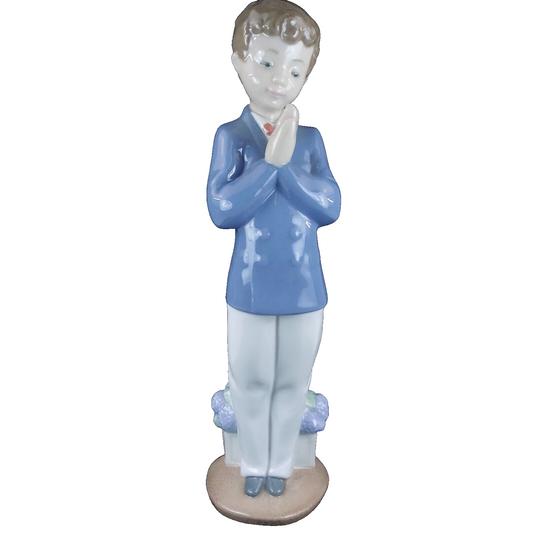 Lladró NAO Porcelain Figurine - Time to Pray Church Boy 1st Communion 8.66"