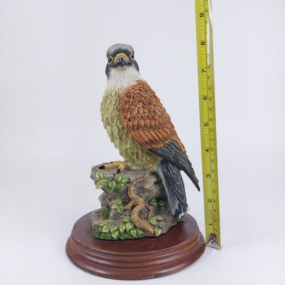 Leonardo Collection Kestrel Figurine 1994 Hand-Painted Resin Bird Statue