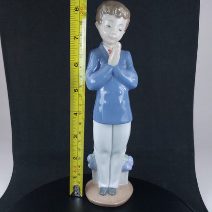 Lladró NAO Porcelain Figurine - Time to Pray Church Boy 1st Communion 8.66"