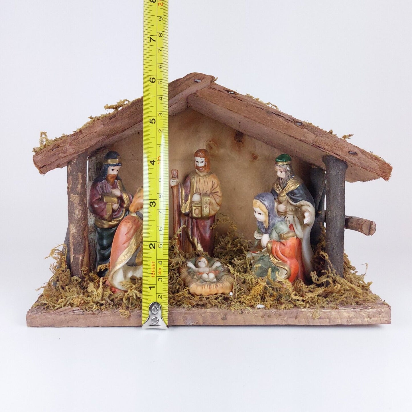 Vintage Nativity Set Resin Figures Wooden Manger Moss Detail International Chris