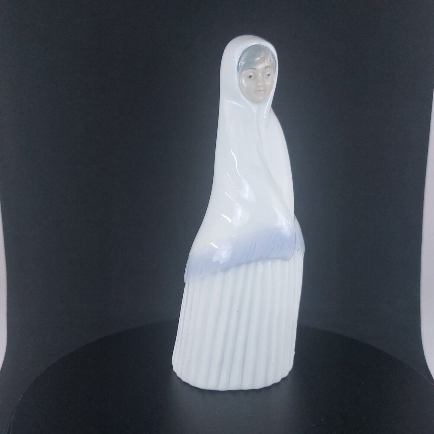 Miquel Requena Nun Figurine Pristine White Porcelain -6.5" -Collectible -damaged