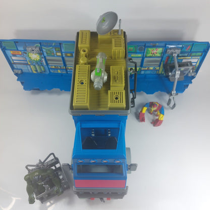 Ben 10 Rustbucket Deluxe Transforming Campervan –  with 2 Characte