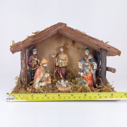 Vintage Nativity Set Resin Figures Wooden Manger Moss Detail International Chris