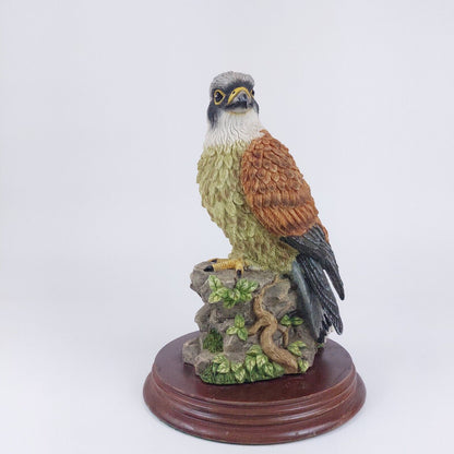 Leonardo Collection Kestrel Figurine 1994 Hand-Painted Resin Bird Statue