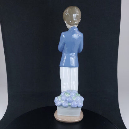 Lladró NAO Porcelain Figurine - Time to Pray Church Boy 1st Communion 8.66"