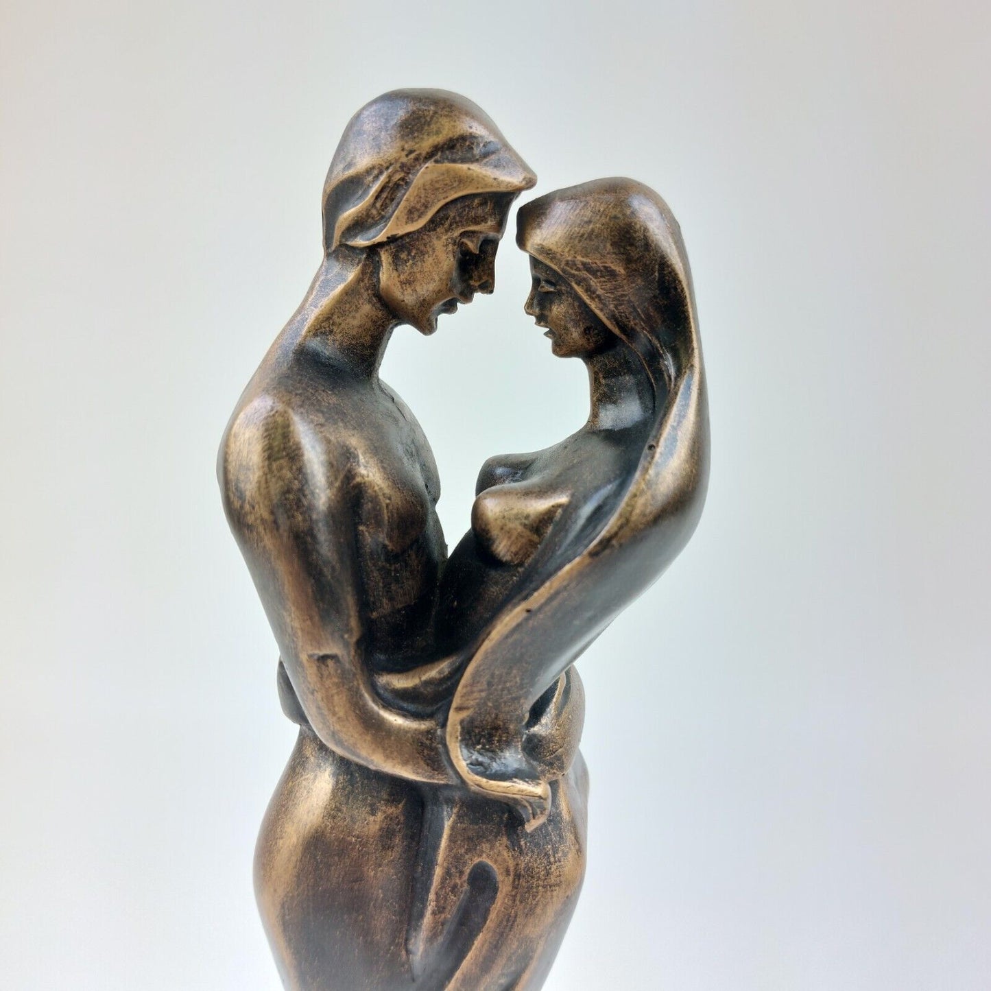 ABSTRACT BRONZE SCULPTURE OF AN EMBRACING COUPLE, Love Sculpture, Gift For Gf,bf