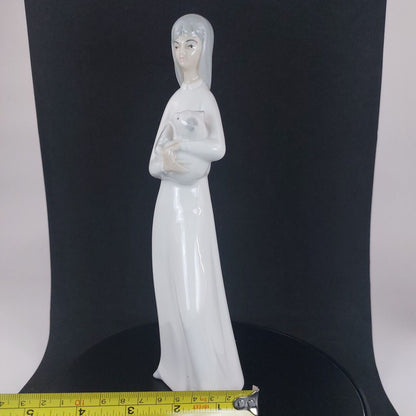 Miquel Requena Porcelain Figurine "Maria" with Lamb - Cuart de Poblet, Valencia