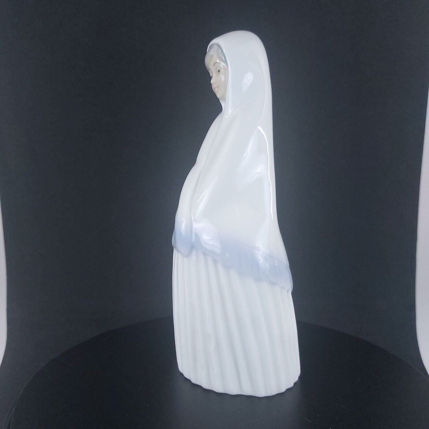 Miquel Requena Nun Figurine Pristine White Porcelain -6.5" -Collectible -damaged