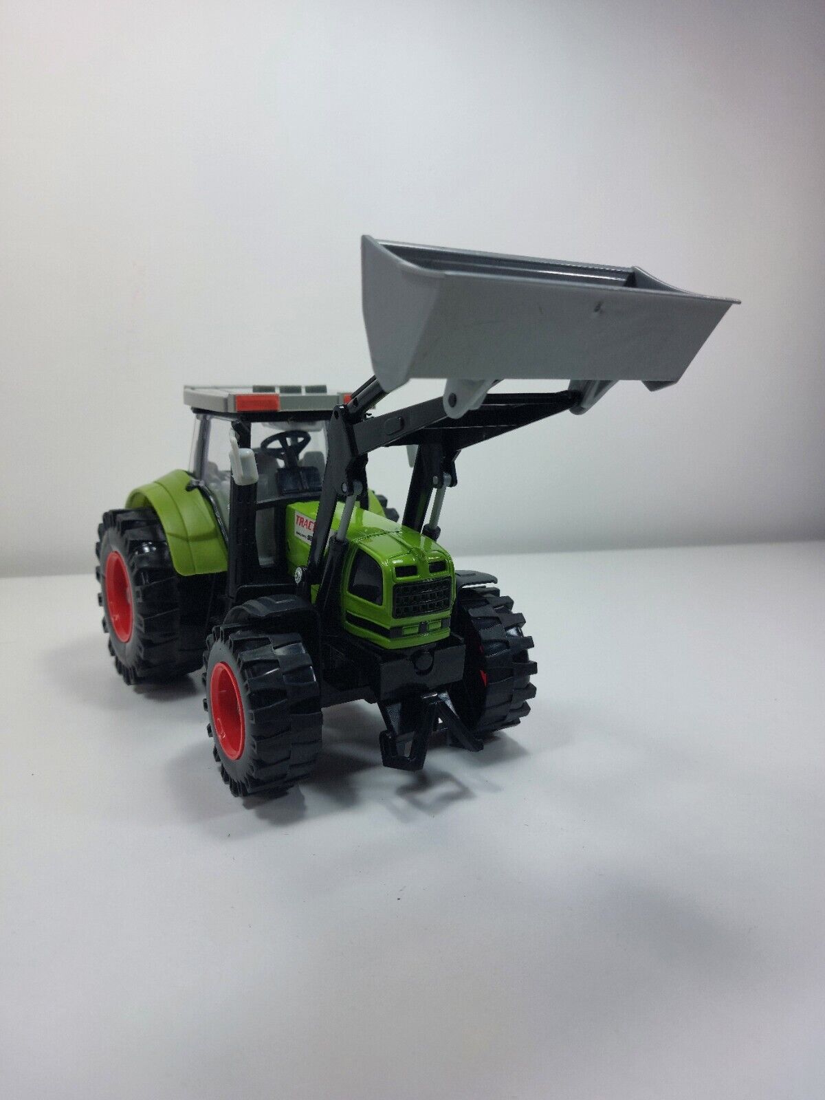 Agricultural Tractor  with Trailer  1:16 Scale - Zhong Sheng 950, Green and Red