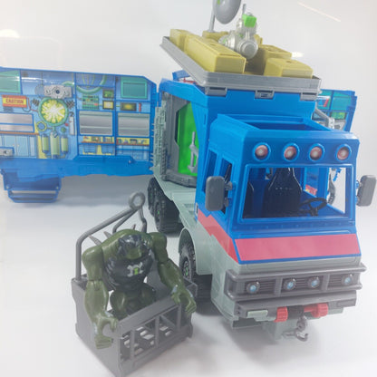 Ben 10 Rustbucket Deluxe Transforming Campervan –  with 2 Characte