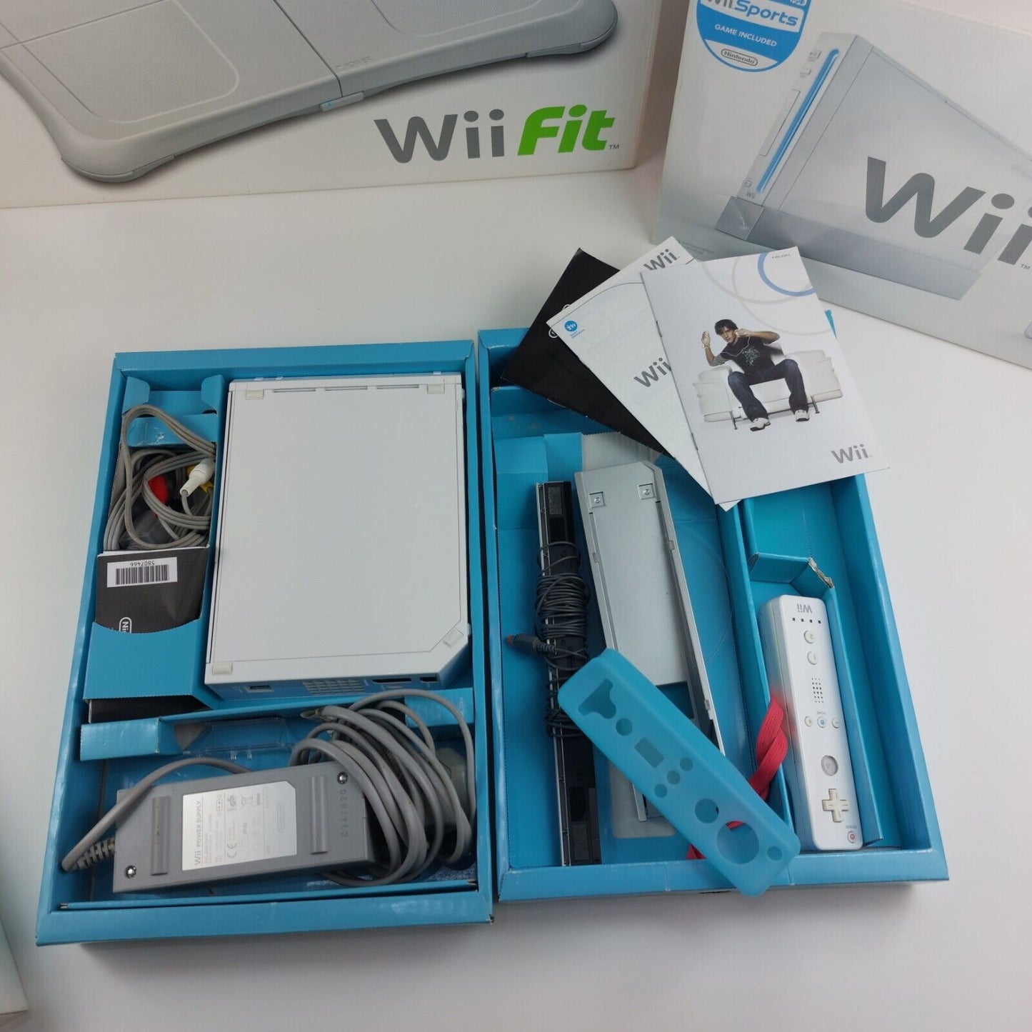 Boxed Nintendo Wii Console With Wii fit Board & Games & Accesories Mario Bundle