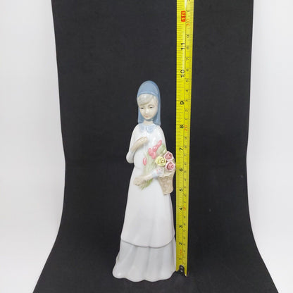 Cuart De Poblet Porcelain Lady with Roses Figurine, Valencia