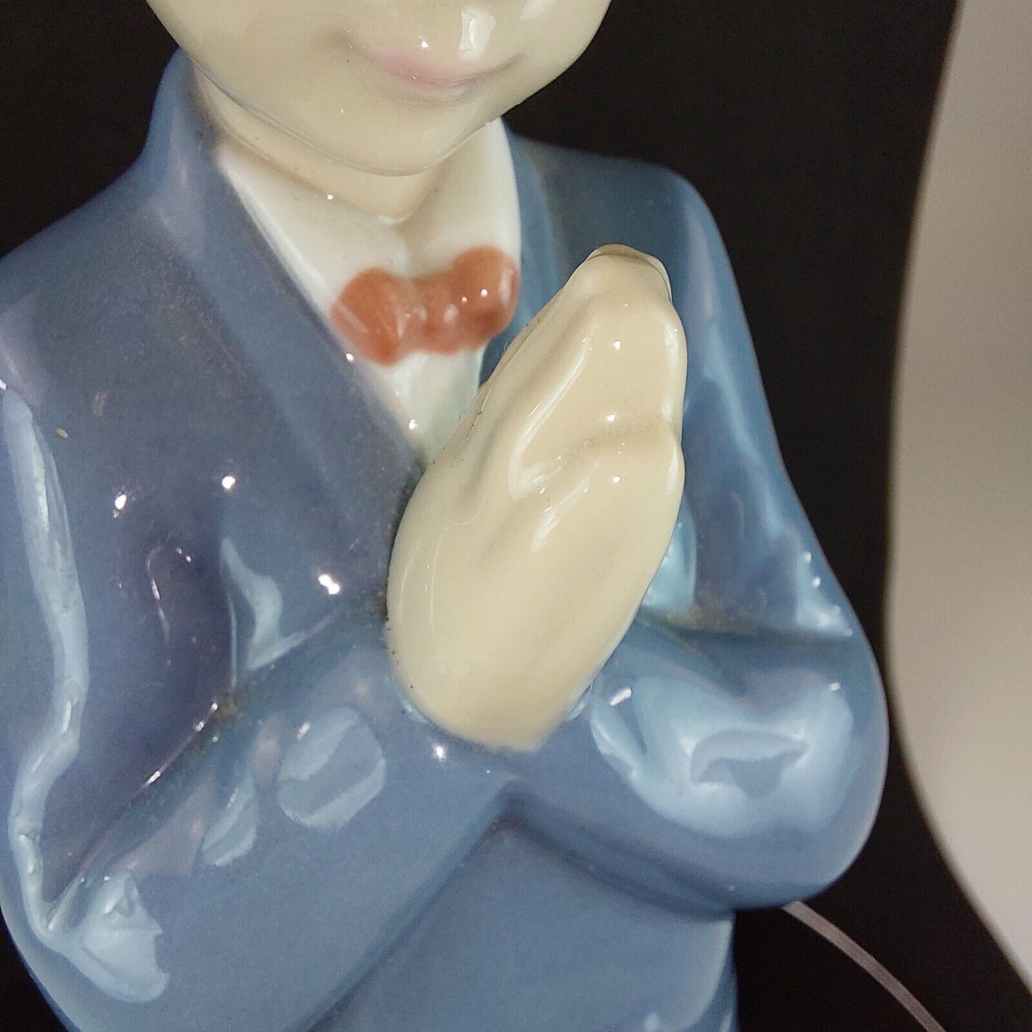 Lladró NAO Porcelain Figurine - Time to Pray Church Boy 1st Communion 8.66"