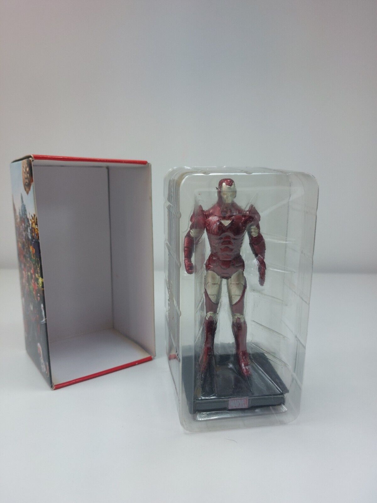 Marvel Iron Man Collectible Figurine 2017 Red Armor Display Base Good Condition