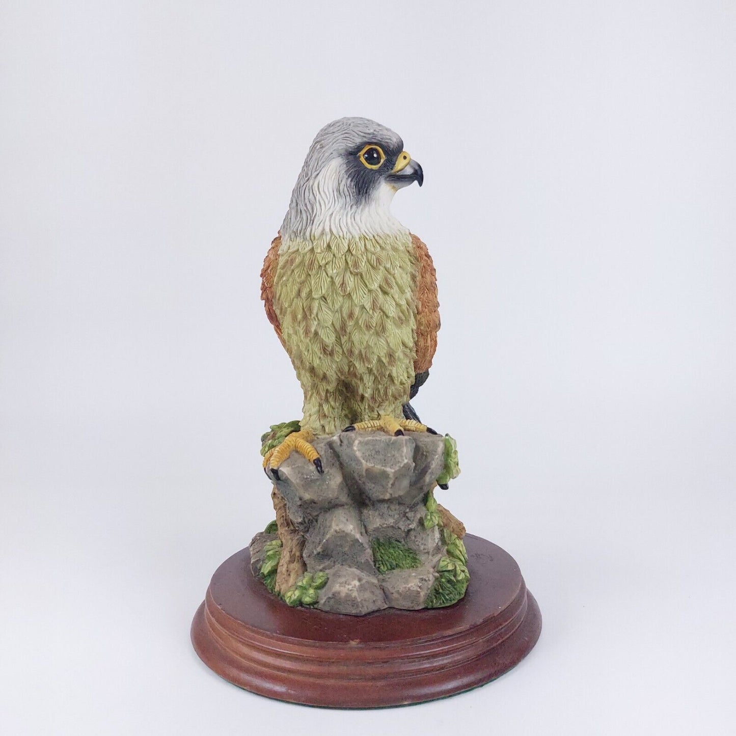 Leonardo Collection Kestrel Figurine 1994 Hand-Painted Resin Bird Statue